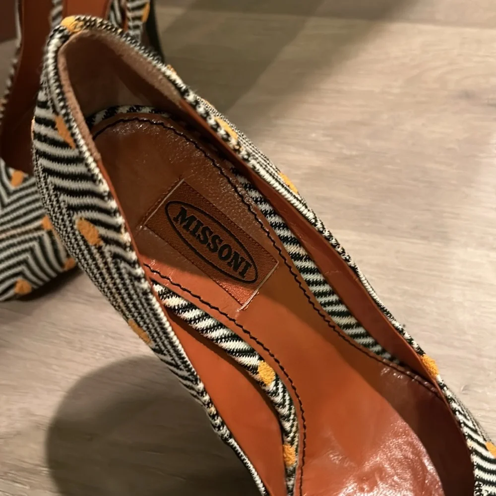 Missoni 4.5” high pumps size 38 made in Italy Brand New - Picture 3 of 7